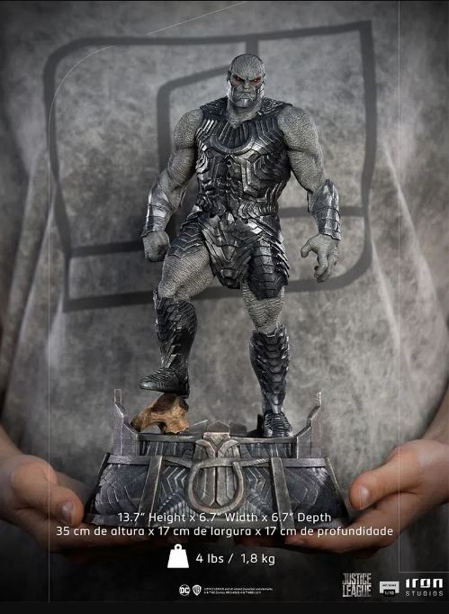 JUSTICE LEAGUE Statue Superman Black Suit Art Scale Iron Studios