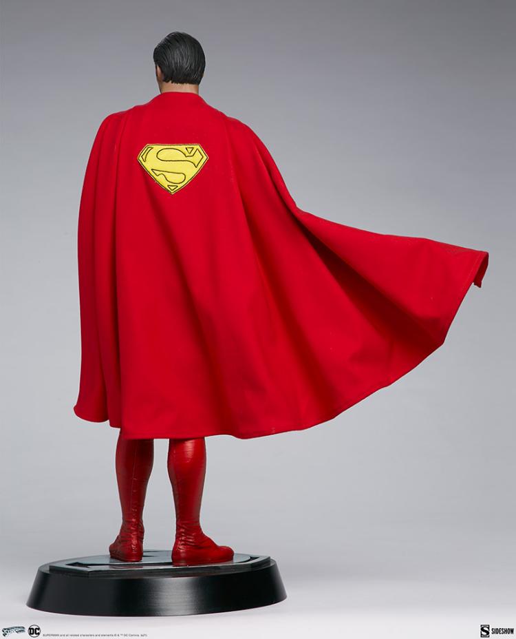 Sideshow 300759 - DC Comics - Superman