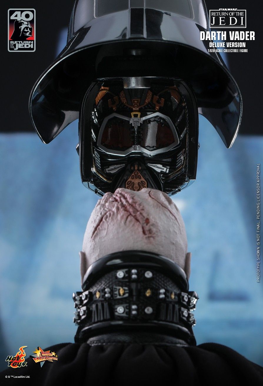 Hot Toys MMS700 - Star Wars VI : Return Of The Jedi - Darth Vader Deluxe Version