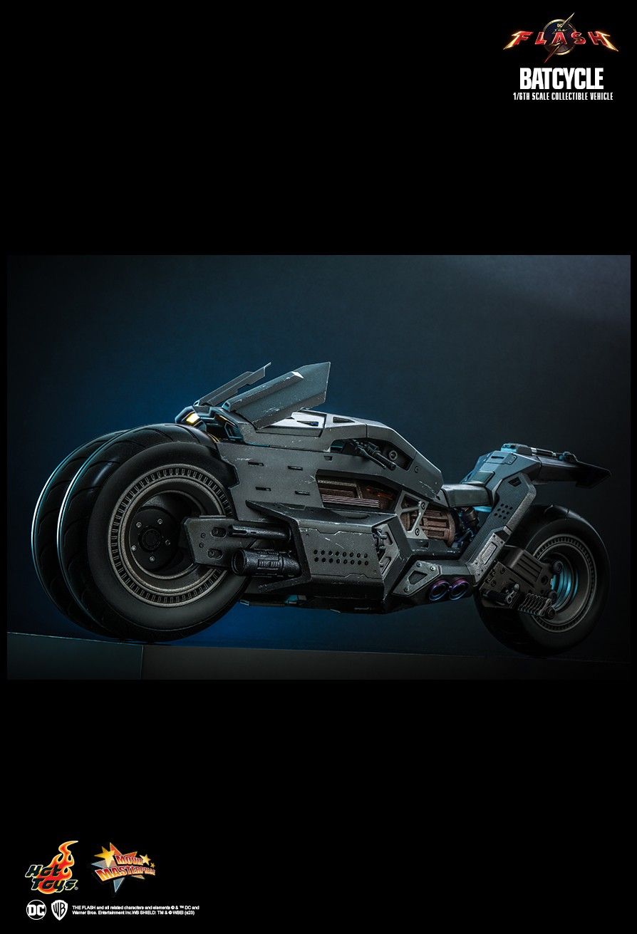 Hot Toys MMS704 - DC Comics - The Flash - Batcycle【Pre-Order】