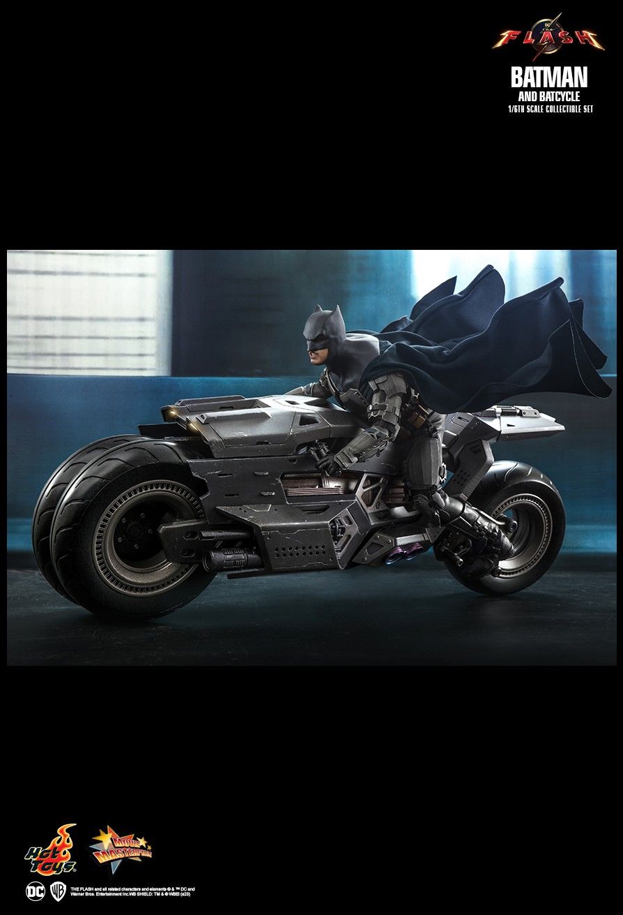 Hot Toys MMS705 - DC Comics - The Flash - Batman & Batcycle【Pre-Order】