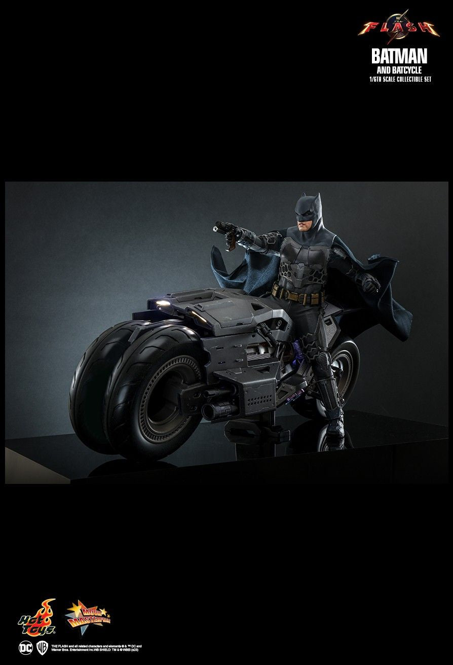 Hot Toys MMS705 - DC Comics - The Flash - Batman & Batcycle【Pre-Order】