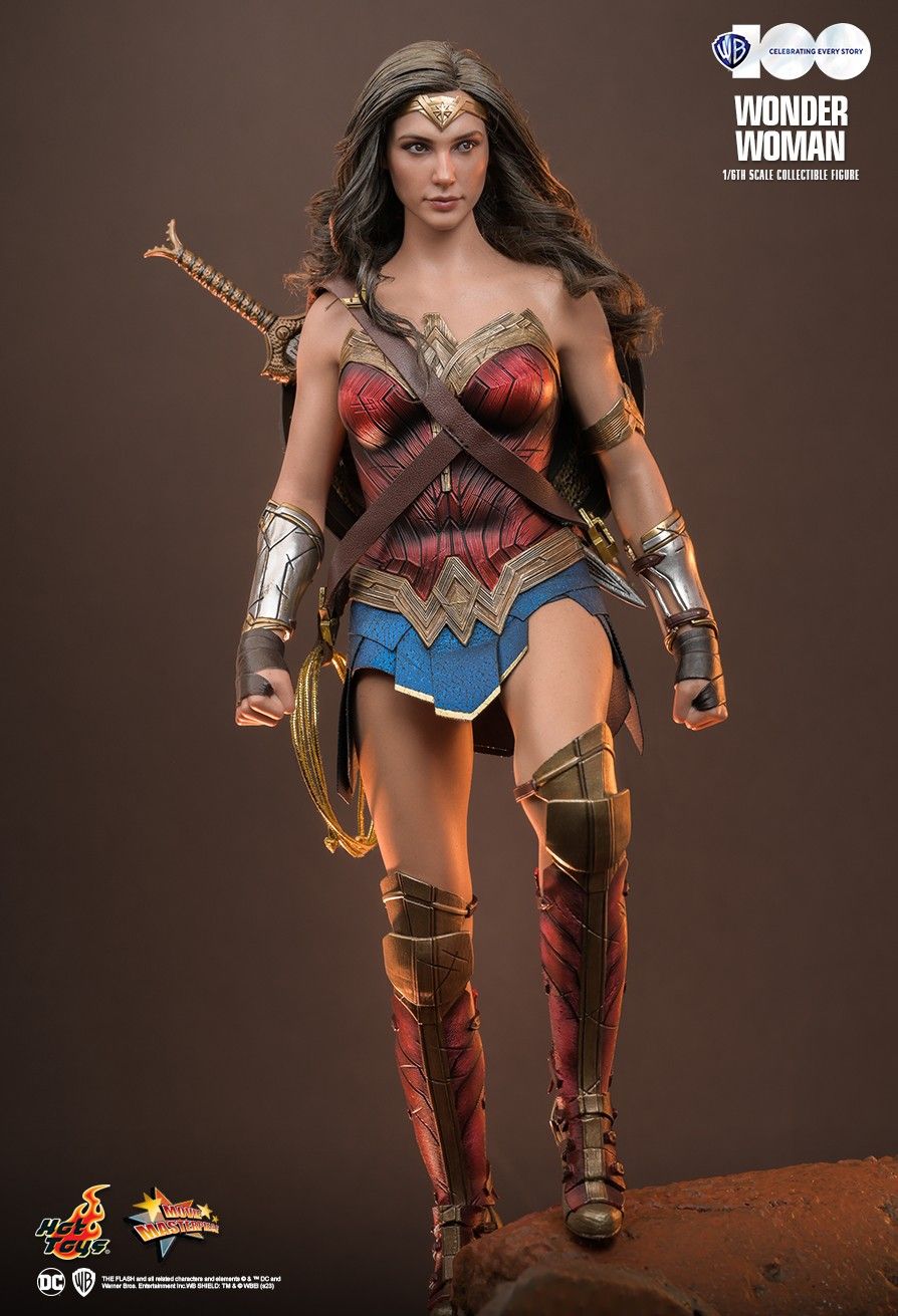 Hot Toys MMS698 - DC Comics - WB 100 - Wonder Woman