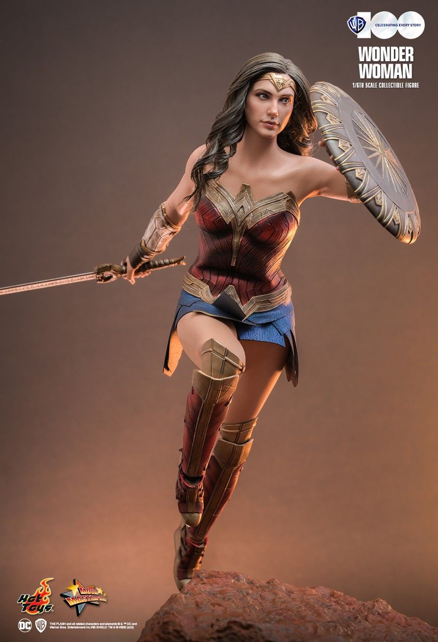 Hot Toys MMS698 - DC Comics - WB 100 - Wonder Woman