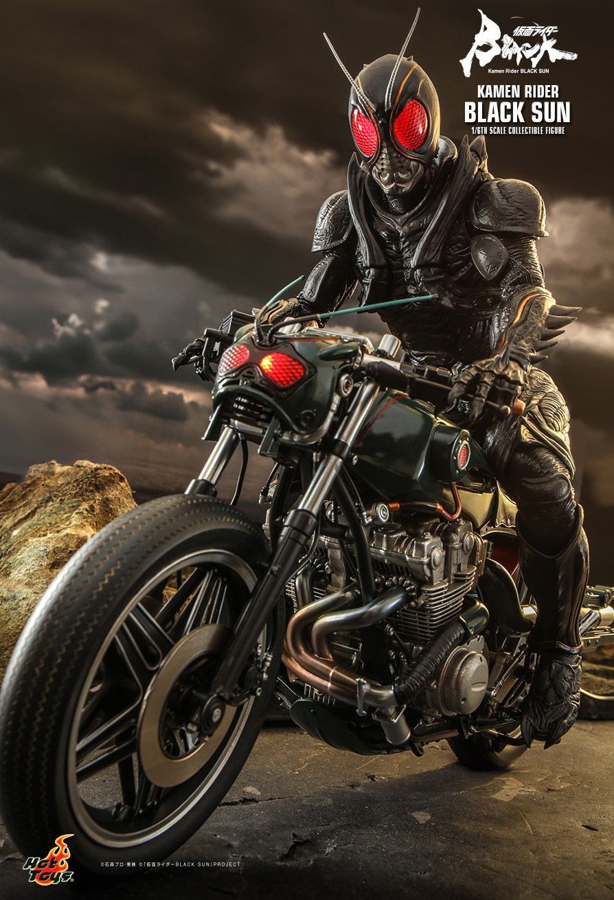 Hot Toys TMS100 - Kamen Rider - Black Sun Standard Version