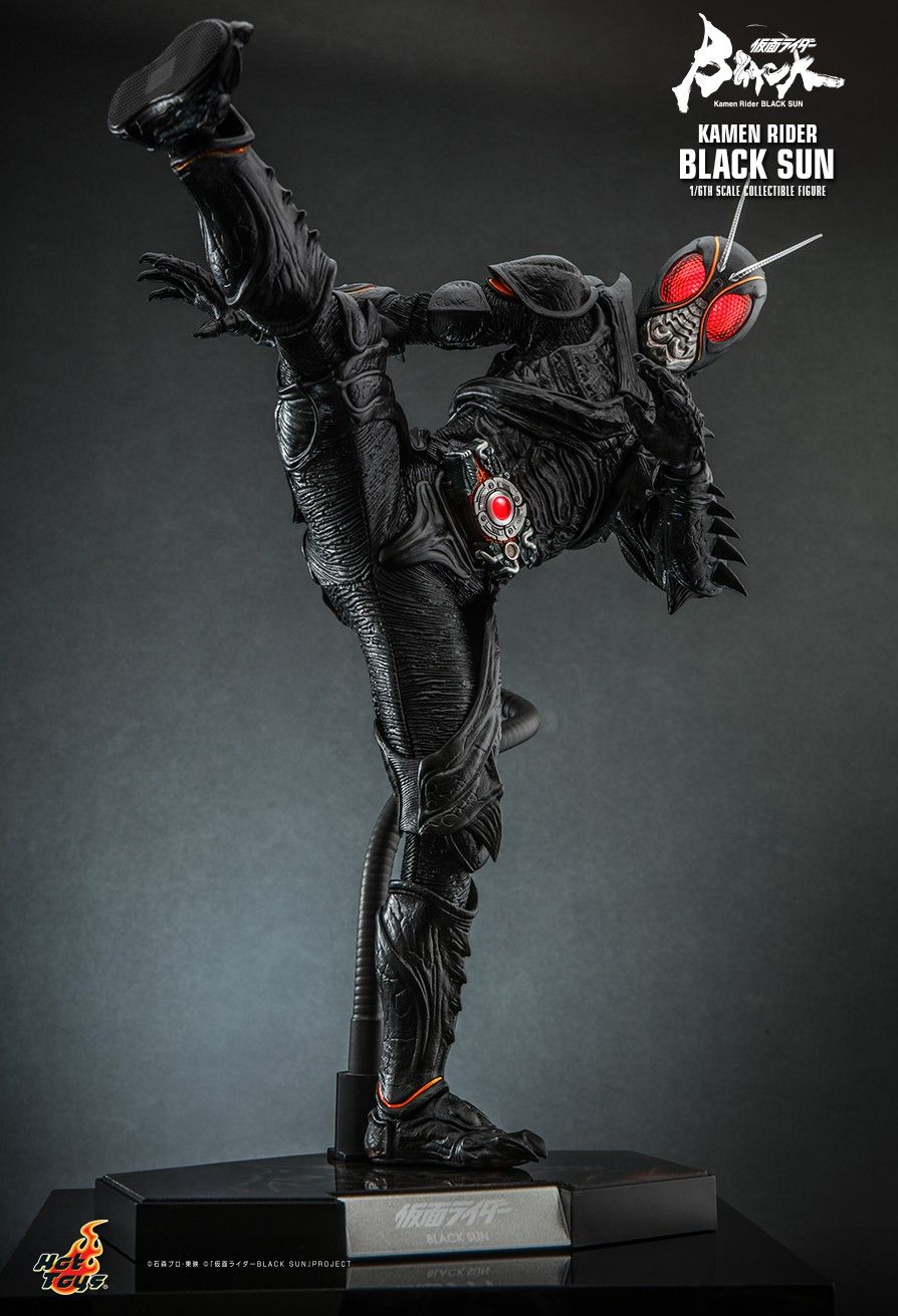 Hot Toys TMS100 - Kamen Rider - Black Sun Standard Version