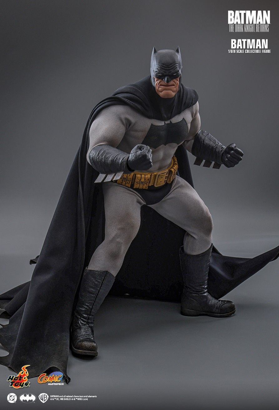 Hot Toys CMS024 - DC Comics - Batman : The Dark Knight Returns - Batman【Pre-Order】