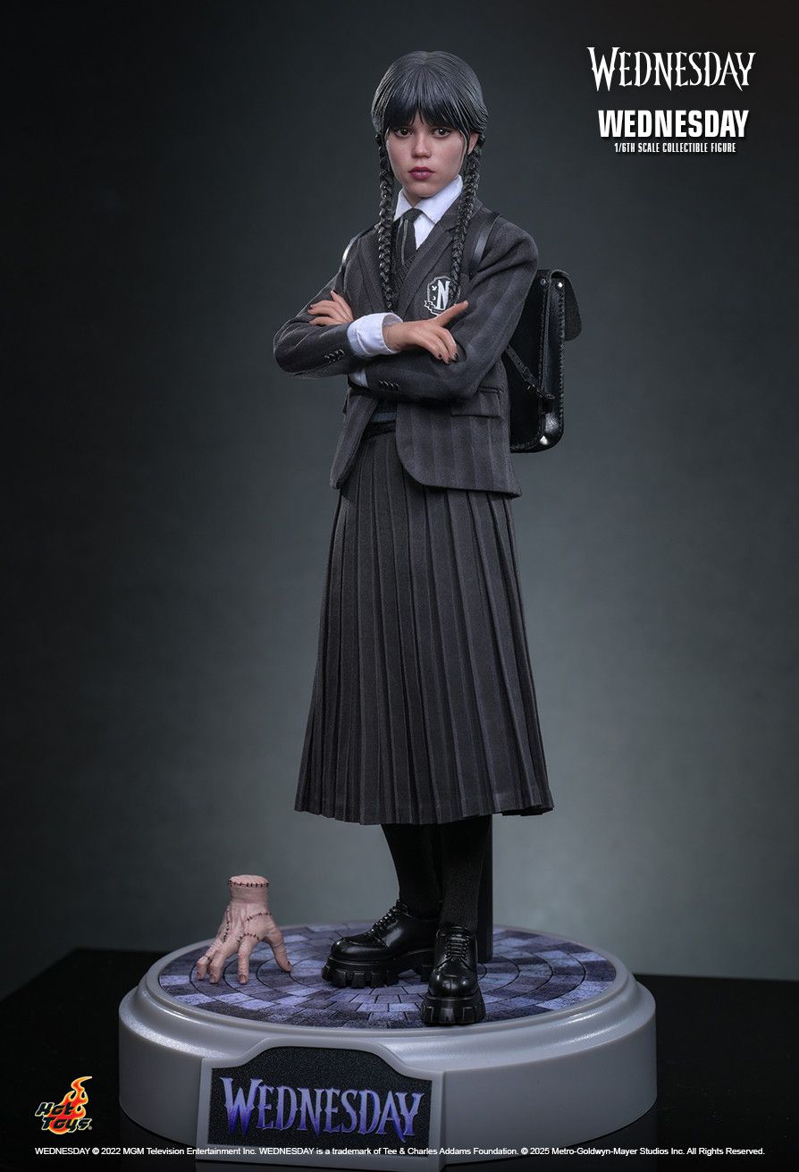 Hot Toys TMS135 - Family Addams : Wednesday - Wednesday Jenna Ortega