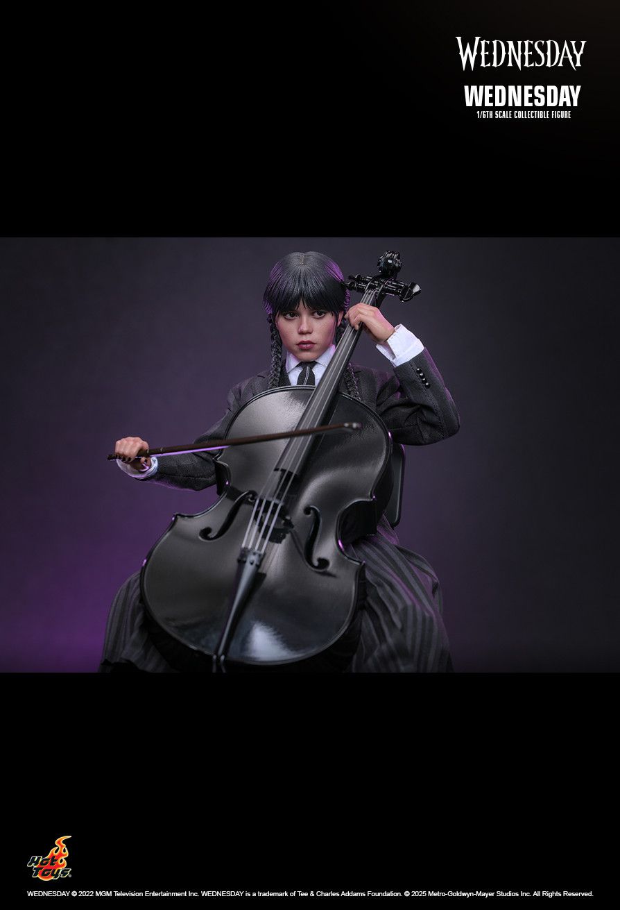 Hot Toys TMS135 - Family Addams : Wednesday - Wednesday Jenna Ortega