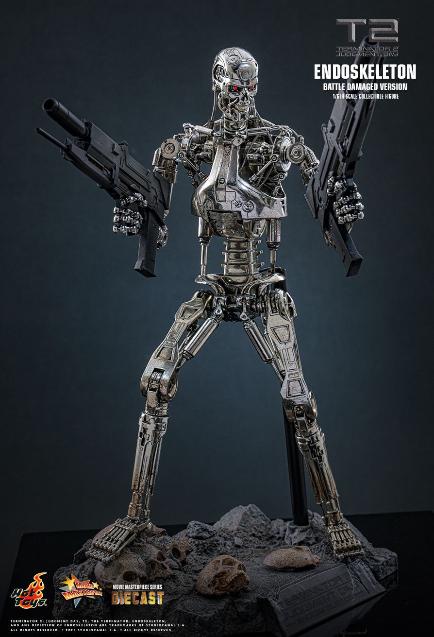 Hot Toys MMS840D77 - Terminator 2 : Judgment Day - Endoskeleton Battle Damaged Version【Pre-Order】