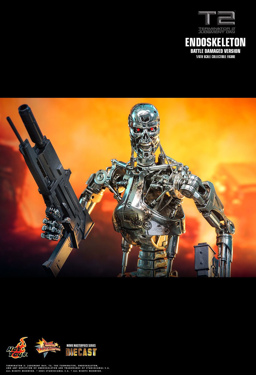 Hot Toys MMS840D77 - Terminator 2 : Judgment Day - Endoskeleton Battle Damaged Version【Pre-Order】