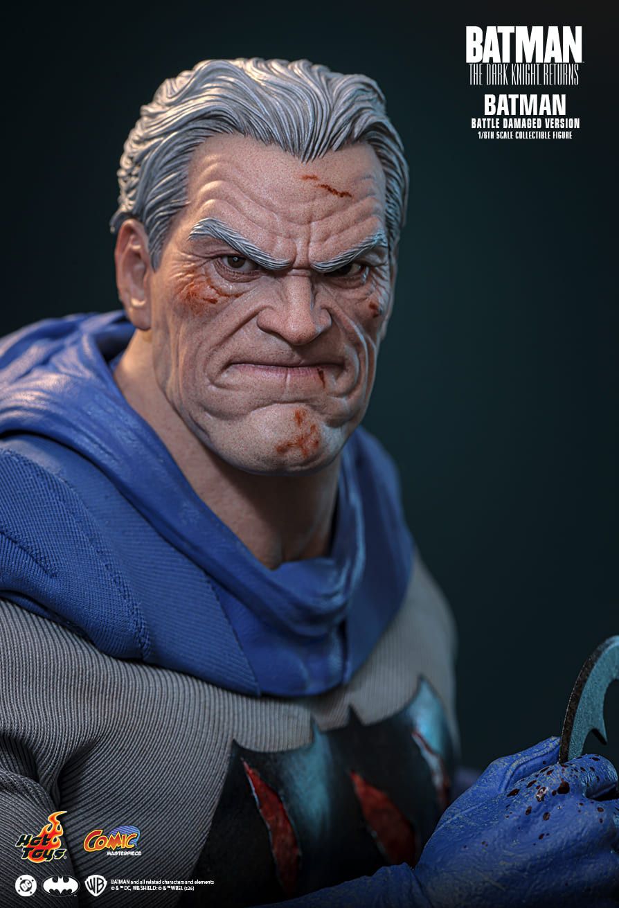 Hot Toys CMS031 - DC Comics - Batman : The Dark Knight Returns - Batman Battle Damaged Version【Pre-Order】