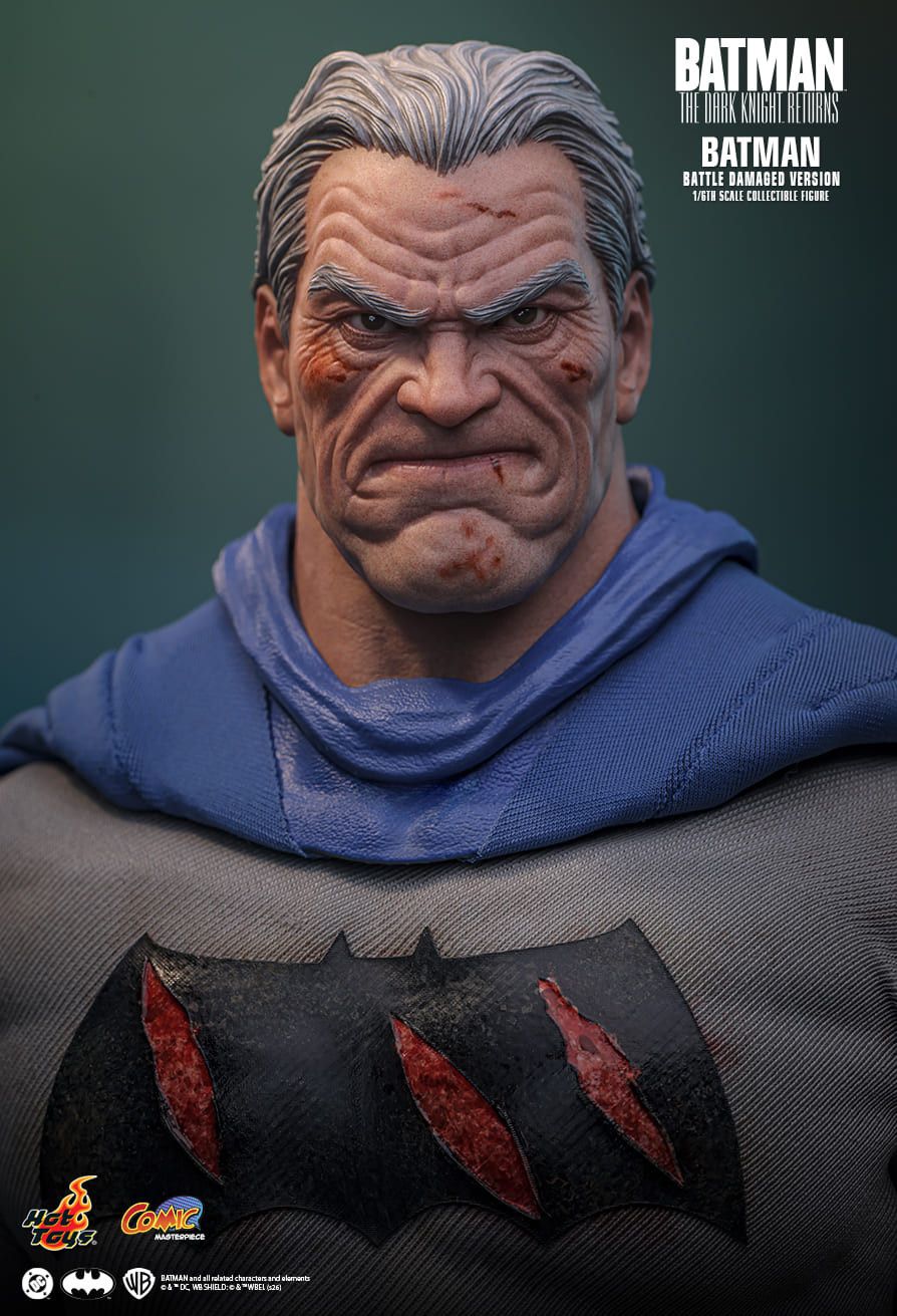 Hot Toys CMS031 - DC Comics - Batman : The Dark Knight Returns - Batman Battle Damaged Version【Pre-Order】