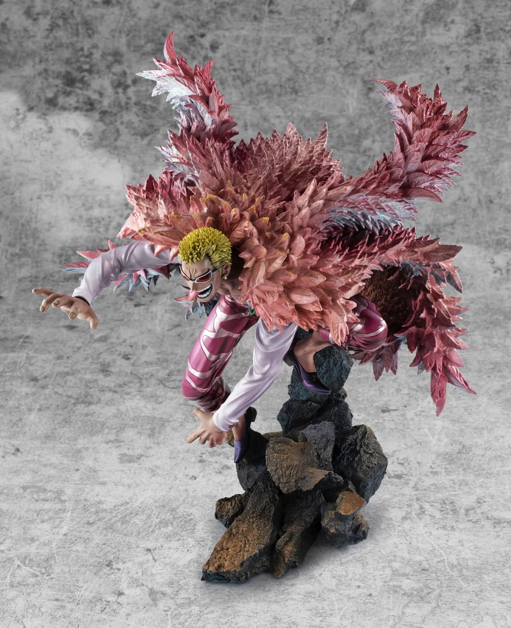 Megahouse - Portrait.Of.Pirates ONE PIECE "WA-MAXIMUM”: "Heavenly Yaksha" Donquixote Doflamingo