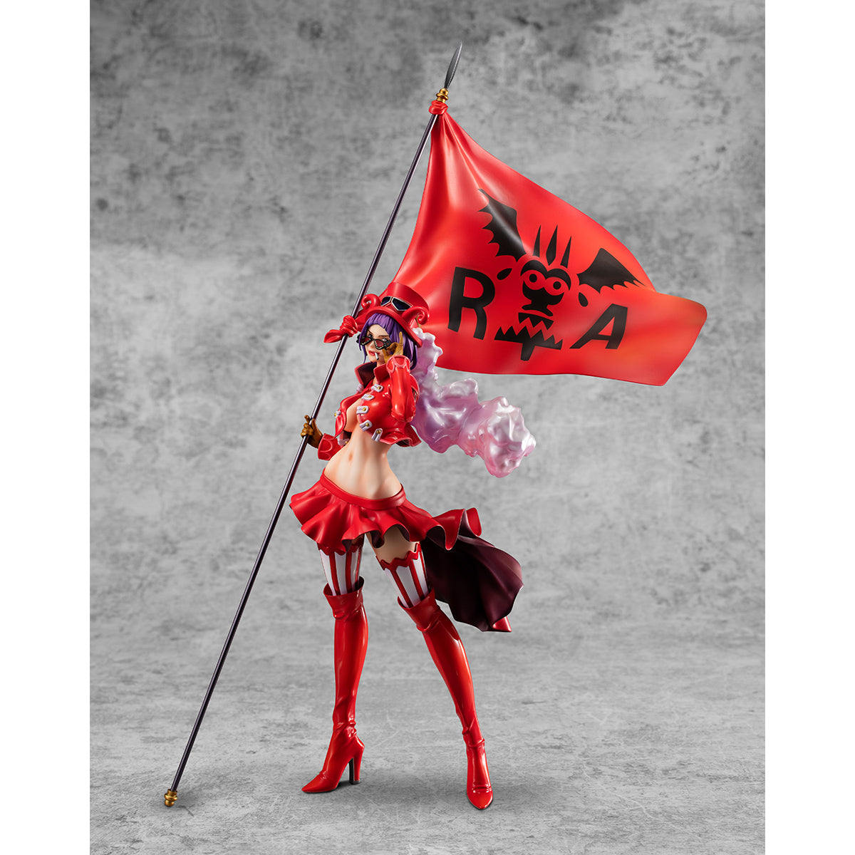 Megahouse - Portrait.Of.Pirates: ONE PIECE "LIMITED EDITION” - Commander of the "East Army" Revolutionary Army Belo Betty