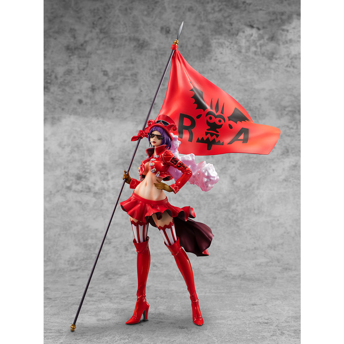 Megahouse - Portrait.Of.Pirates: ONE PIECE "LIMITED EDITION” - Commander of the "East Army" Revolutionary Army Belo Betty