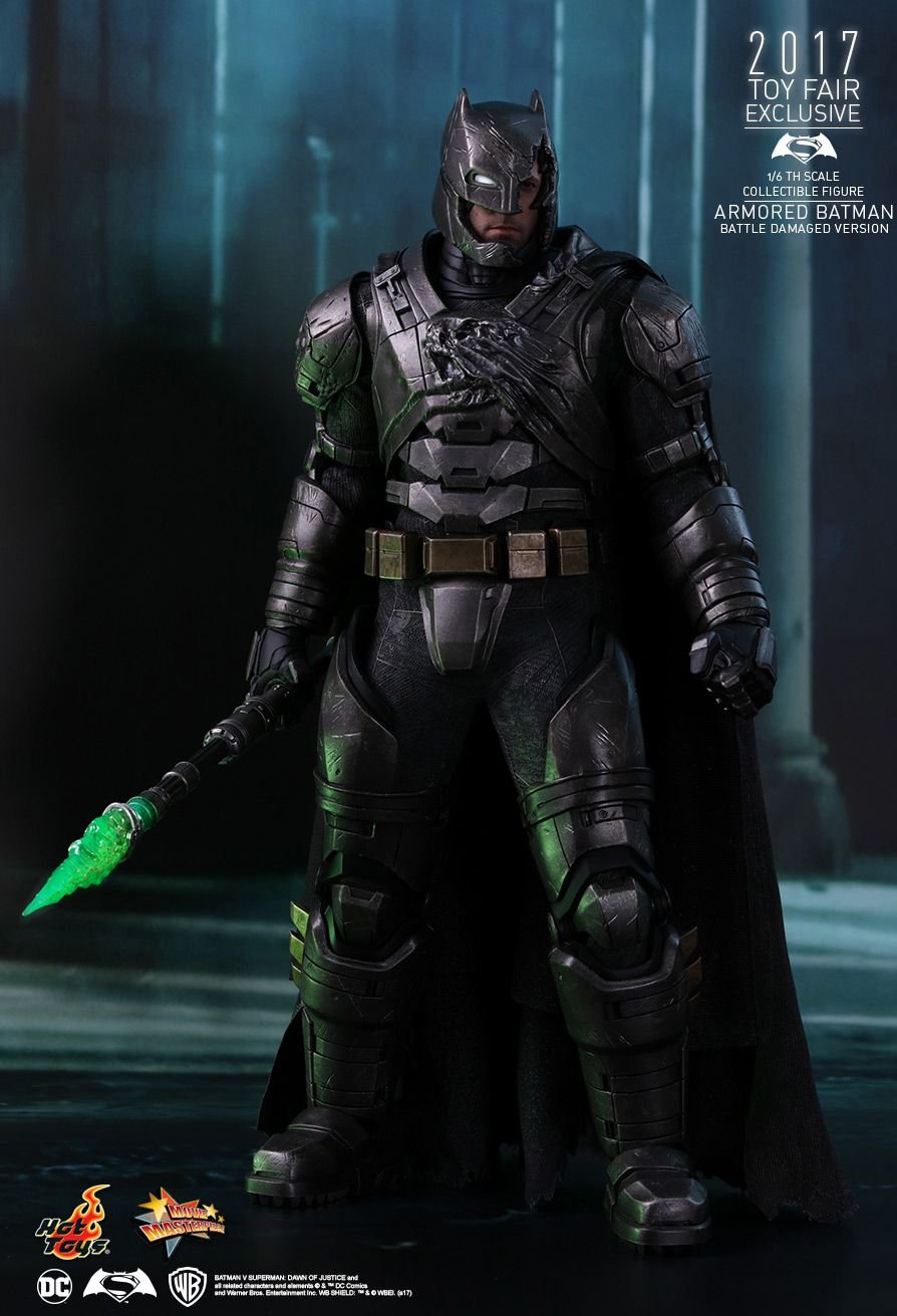 Hot Toys MMS417 - DC Comics - Batman Vs Superman : Dawn Of Justice - Armored Batman Battle Damaged Version