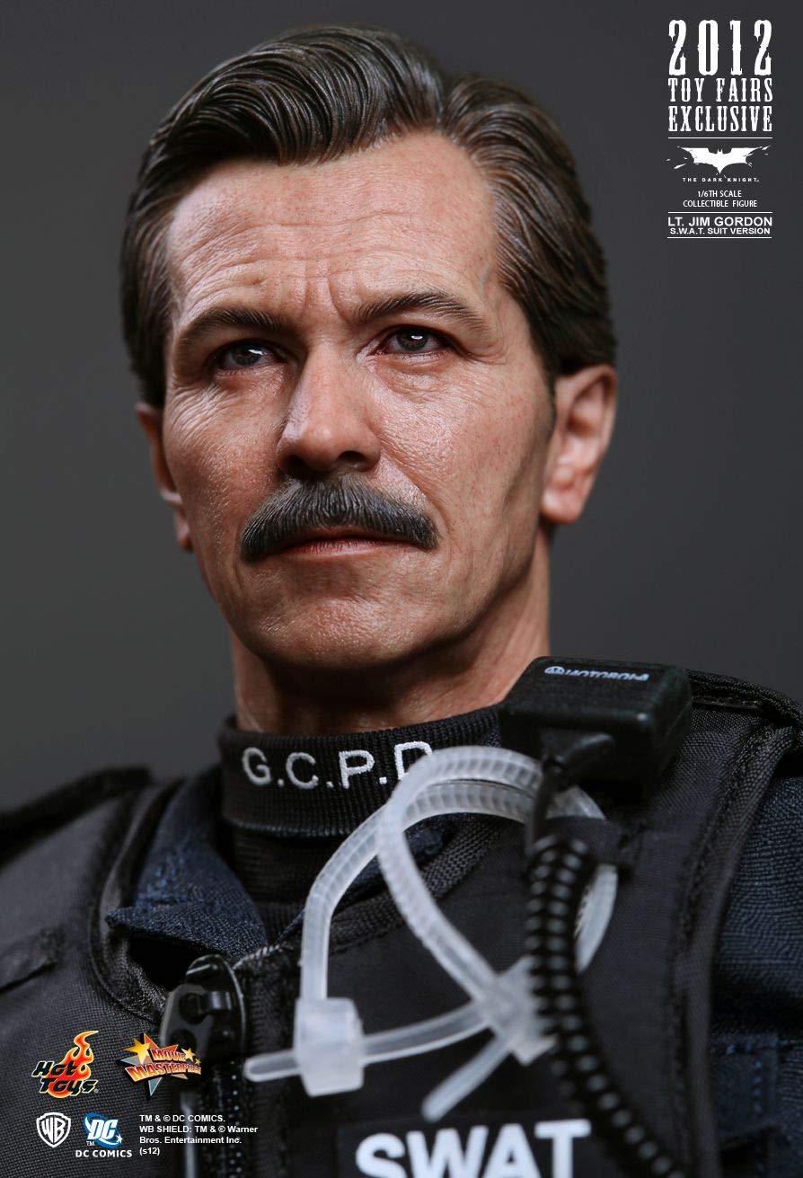 Hot Toys MMS182 - DC Comics - The Dark Knight - LT. Jim Gordon S.W.A.T. Suit Version