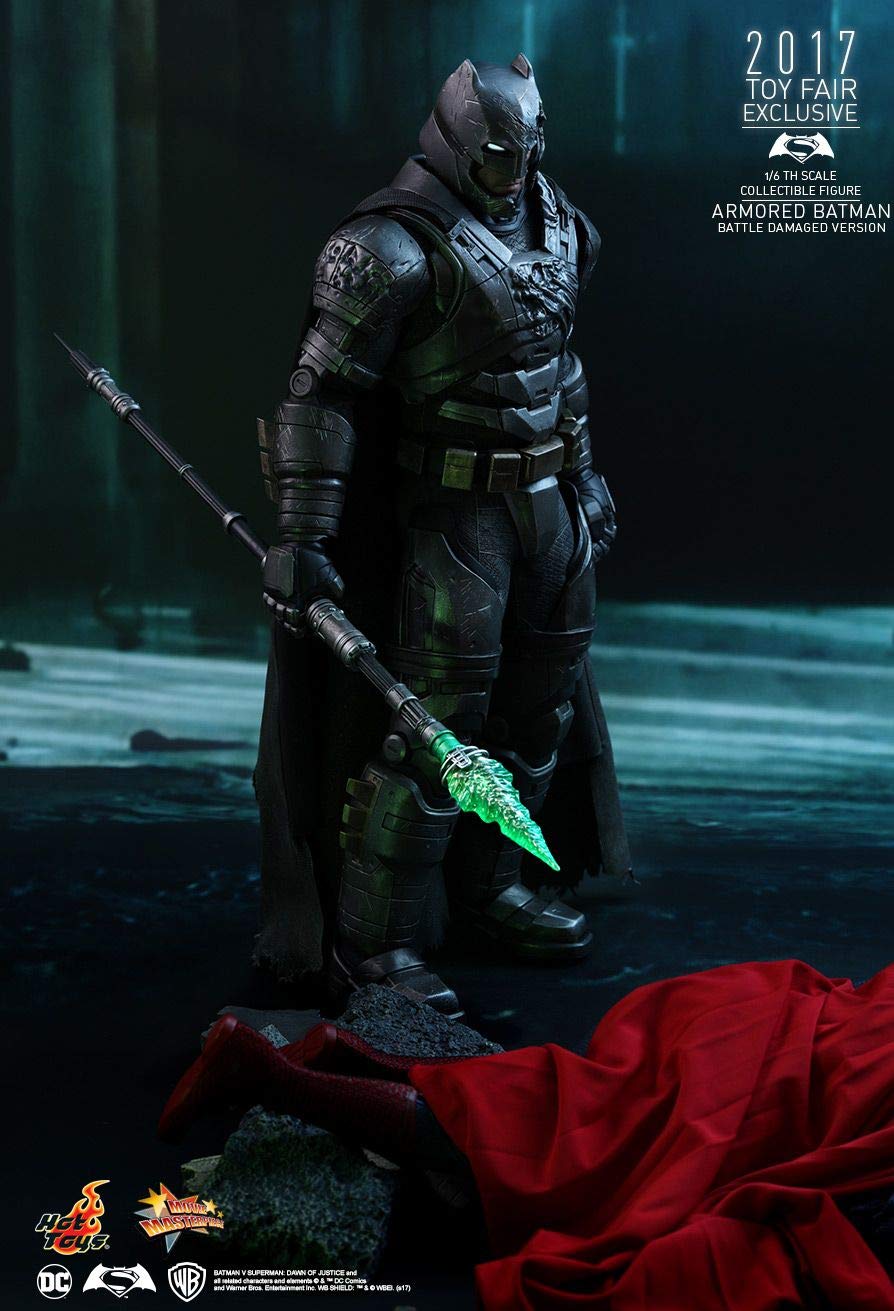 Hot Toys MMS417 - DC Comics - Batman Vs Superman : Dawn Of Justice - Armored Batman Battle Damaged Version