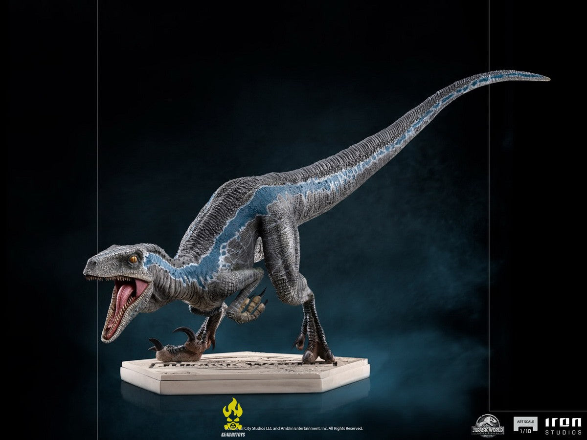 Iron Studios UNIVJP63922-10 - Jurassic World - Velociraptor Blue Standard