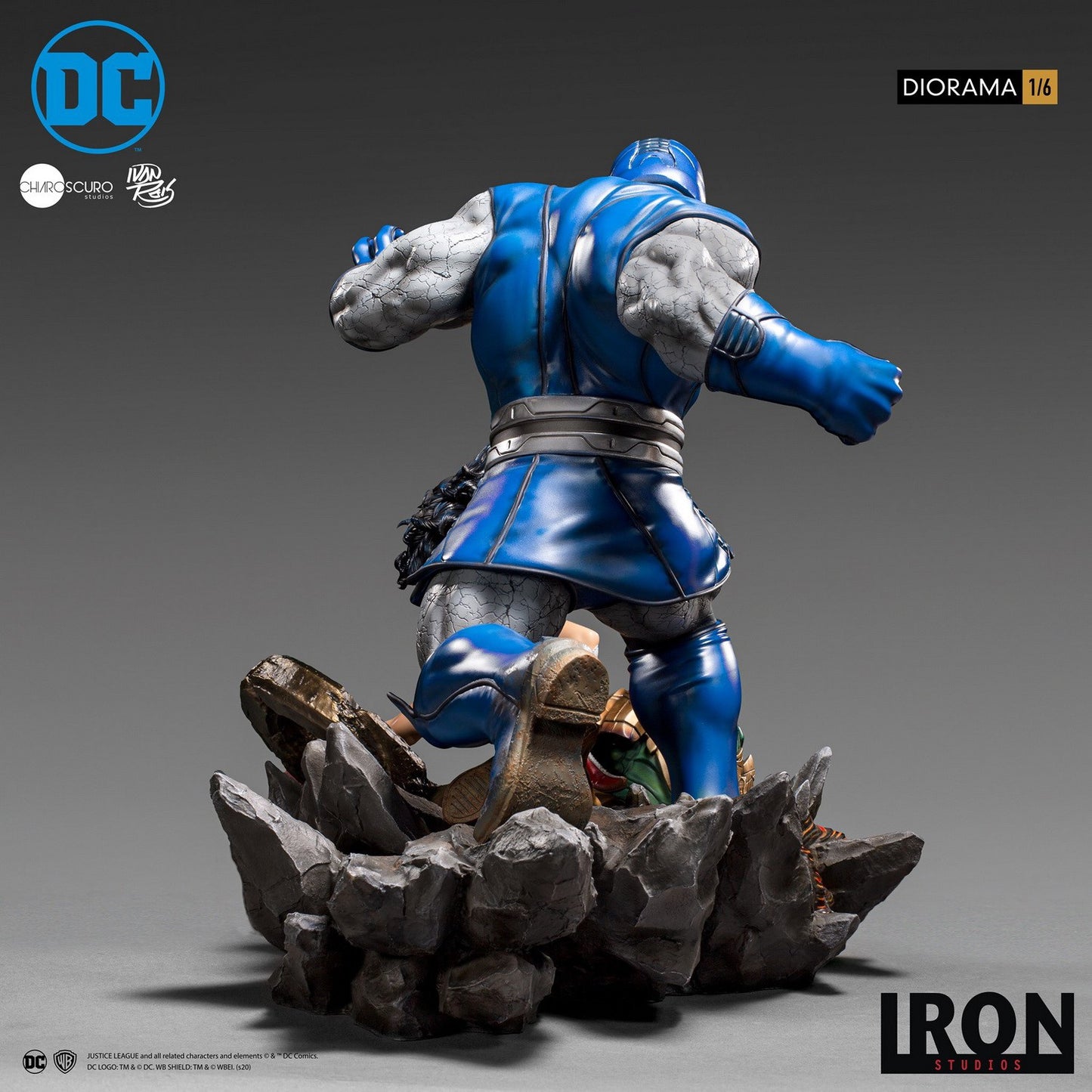 Iron Studios DCCDCG30120-16 - DC Comics - Darkseid Vs Wonder Woman