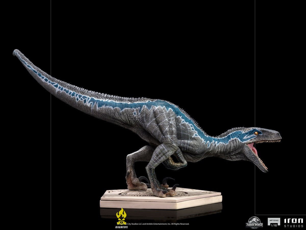 Iron Studios UNIVJP63922-10 - Jurassic World - Velociraptor Blue Standard