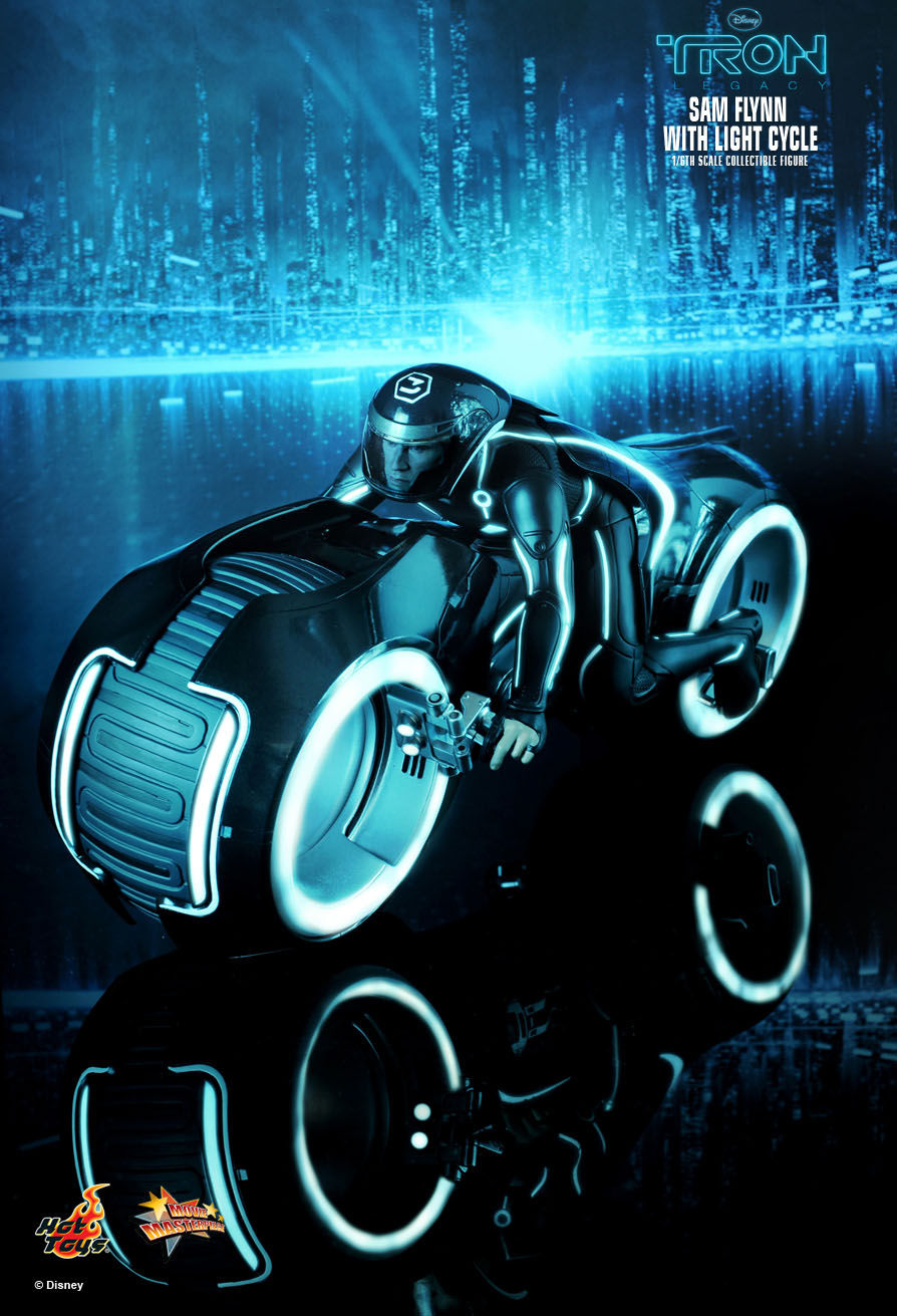 Hot Toys MMS142 Tron Legacy Sam Flynn With Light Cycle