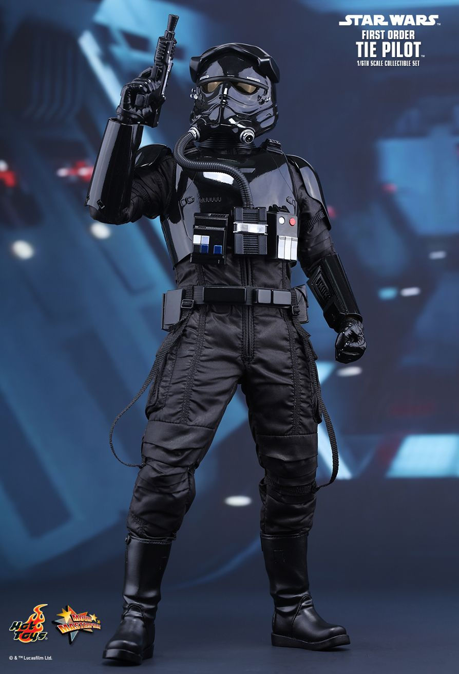 Hot Toys MMS324 - Star Wars : The Force Awakens - First Order Tie Pilot