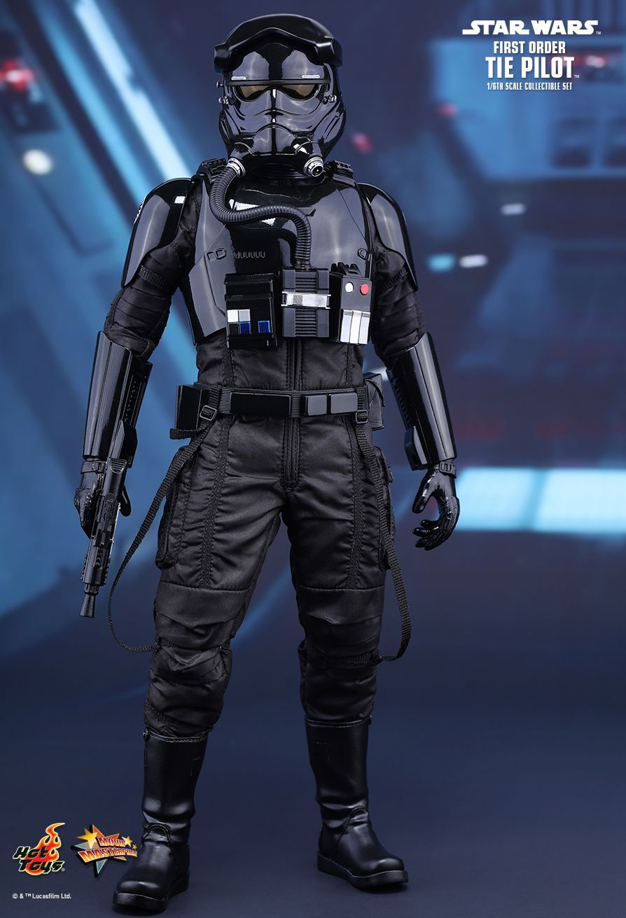 Hot Toys MMS324 - Star Wars : The Force Awakens - First Order Tie Pilot