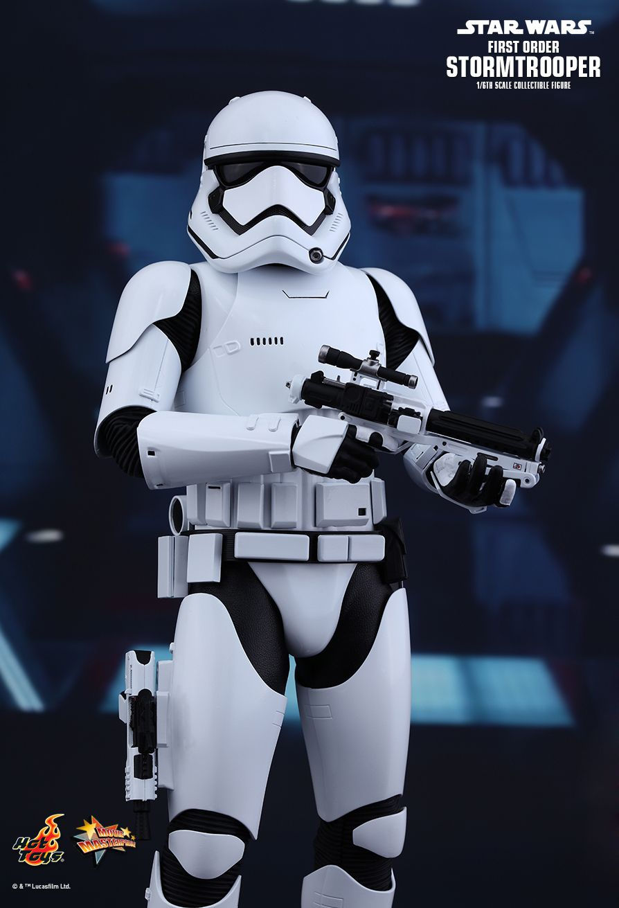 Hot Toys MMS335 - Star Wars : The Force Awakens - First Order Stormtrooper Officer And First Order Stormtrooper