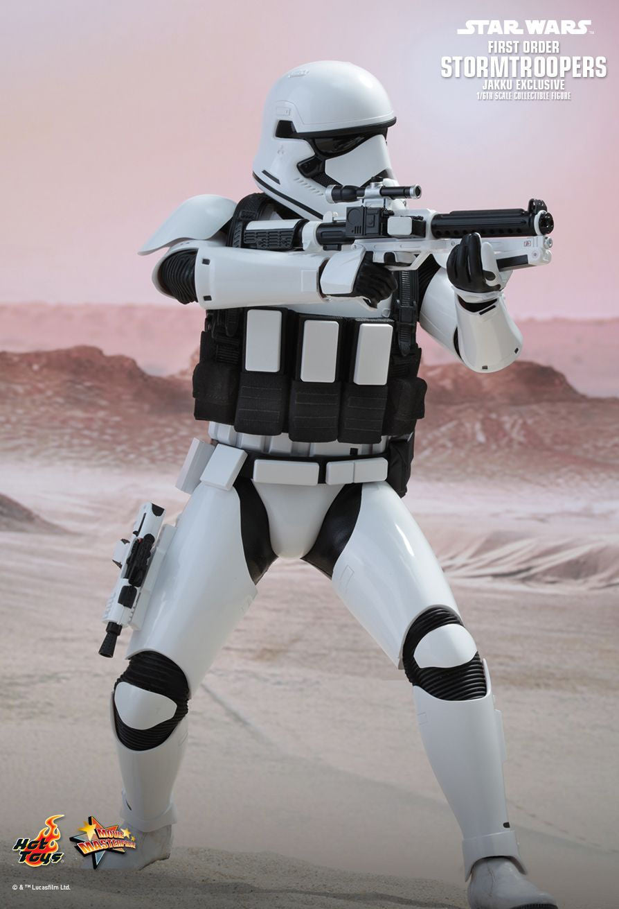 Hot Toys MMS333 - Star Wars : The Force Awakens - First Order Stormtrooper Jakku Exclusive