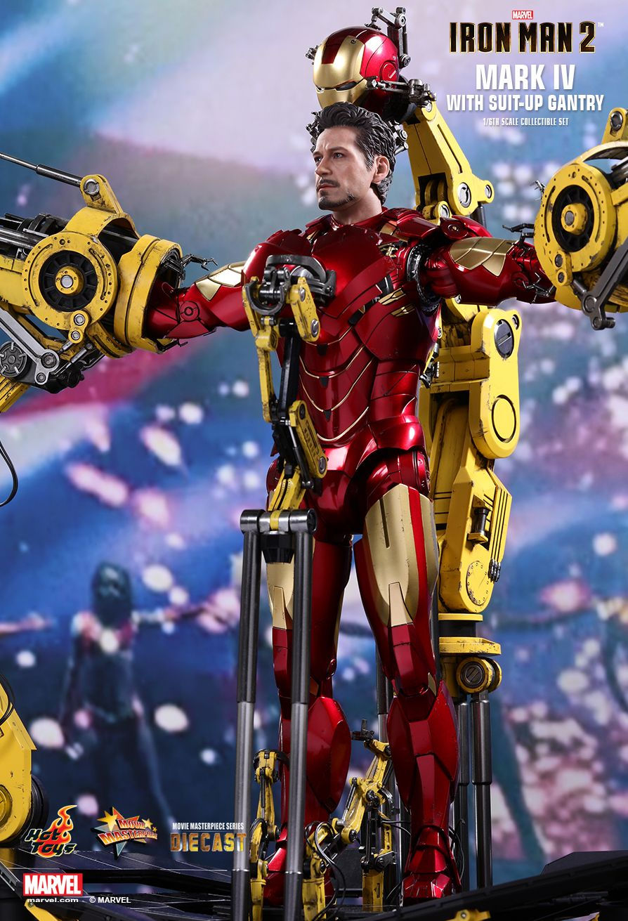 Hot Toys MMS462D22 - Iron Man 2 - Iron Man Mark 4 With Suit-Up Gantry