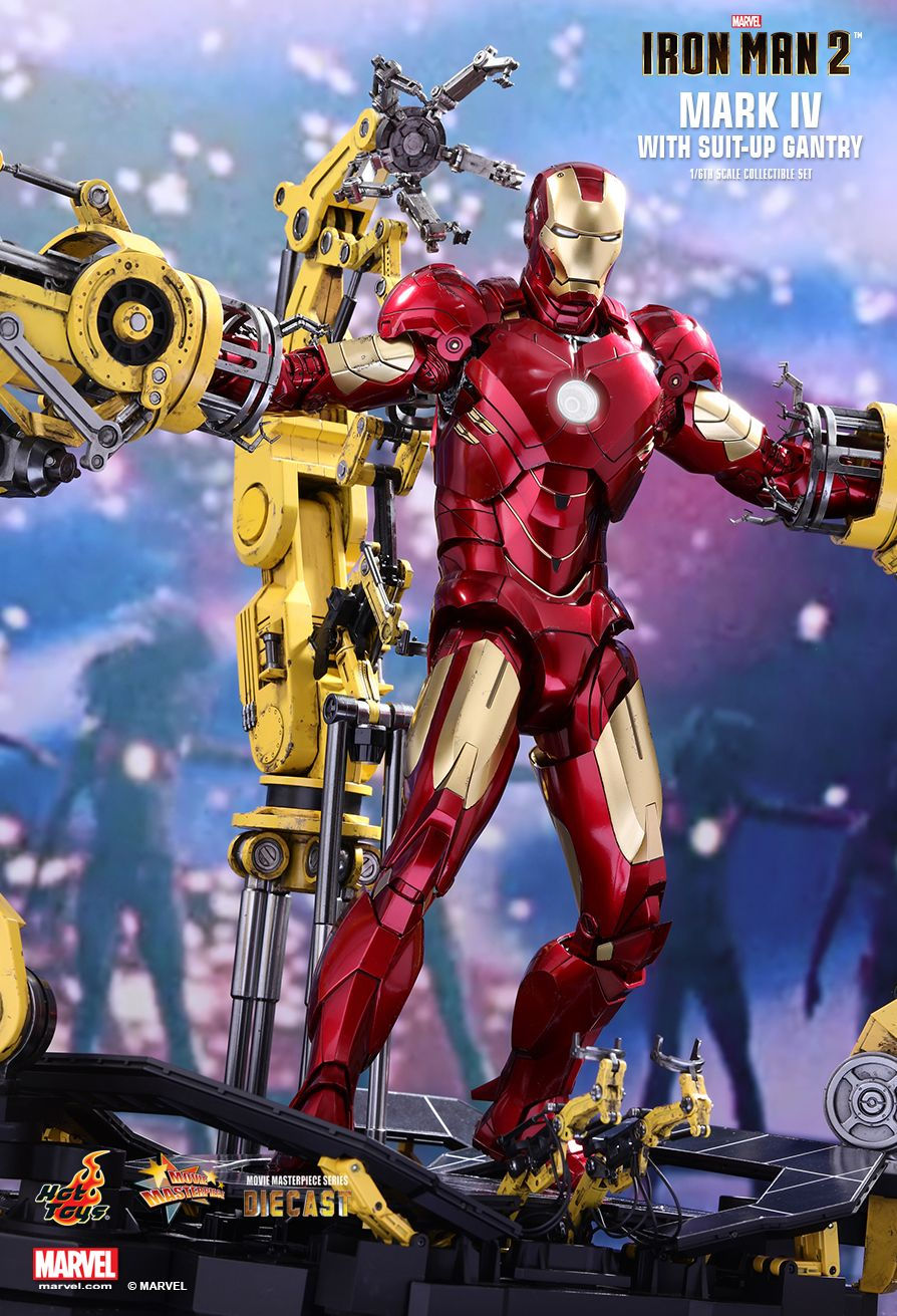 Hot Toys MMS462D22 - Iron Man 2 - Iron Man Mark 4 With Suit-Up Gantry