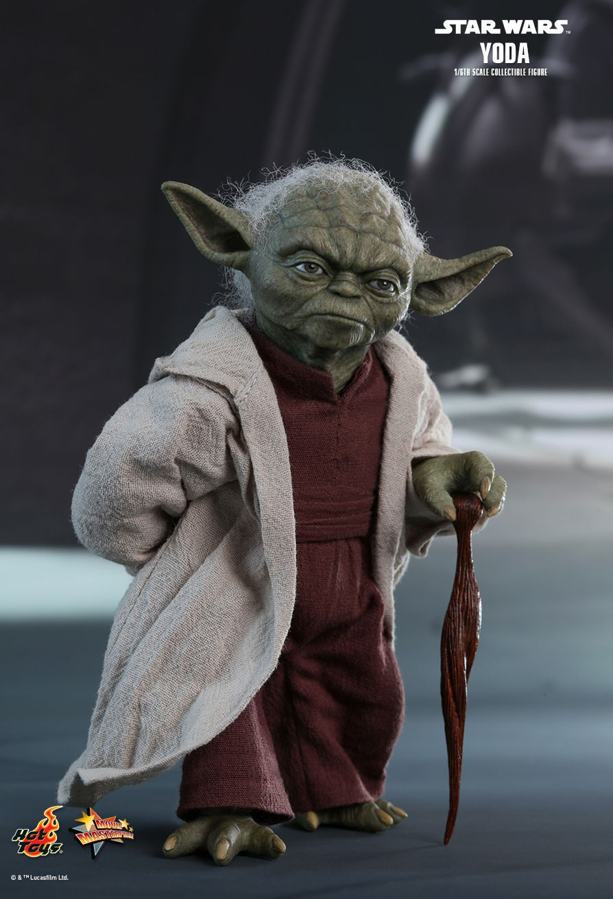 Hot toys star on sale wars yoda