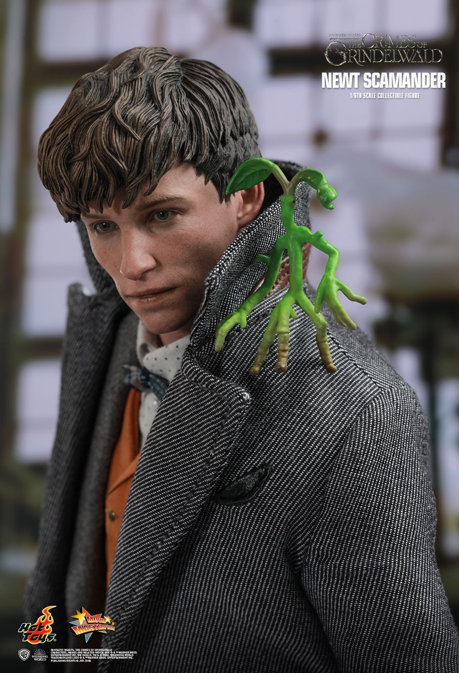 Hot Toys MMS512B - Fantastic Beasts : The Crimes Of Grindelwald - Newt Scamander Deluxe Vers