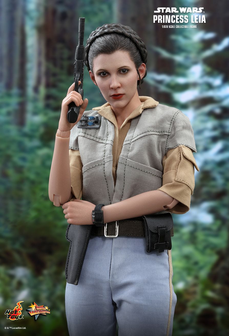 Hot Toys MMS549 - Star Wars : Return Of The Jedi - Princess Leia