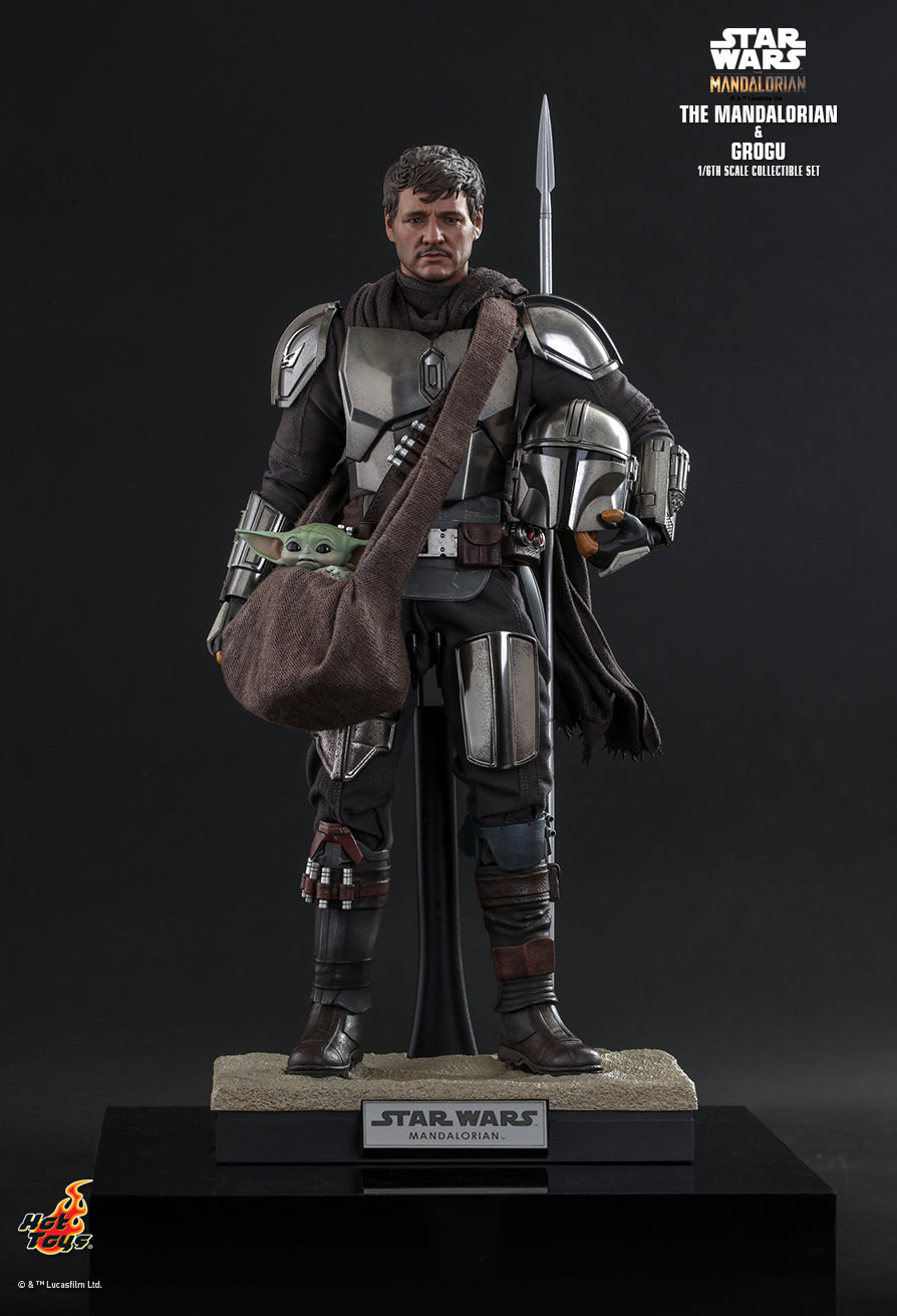 Hot Toys TMS051 - Star Wars : The Mandalorian - The Mandalorian & Grogu Standard Version