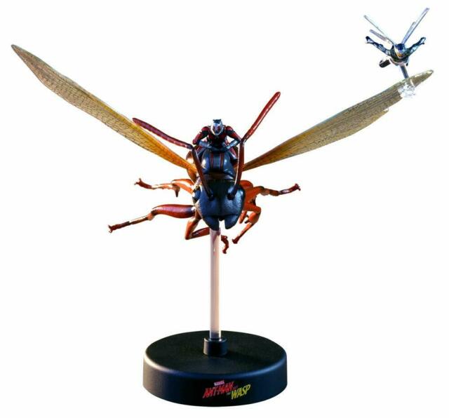 Hot Toys MMSC004 - Marvel Comics - Ant-Man And The Wasp - Ant-Man On Flying Ant & The Wasp